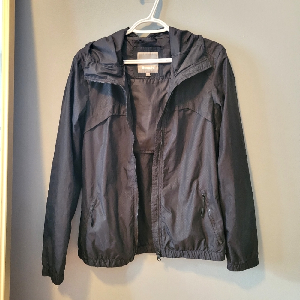 Windbreaker rain jacket | small | Bench